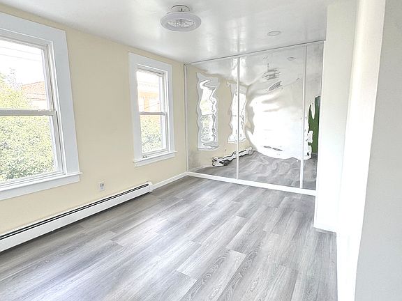 5th image of 160 Pierson St #2