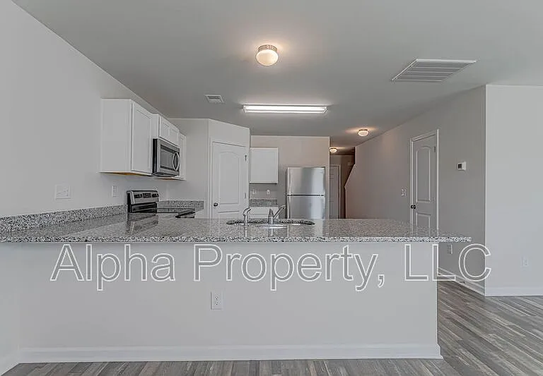207 Long Grove Ln — Photo 12