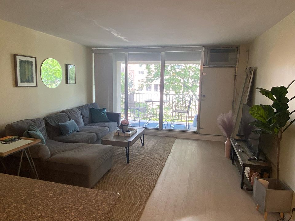 1st image of 1960 N Lincoln Park W APT 311