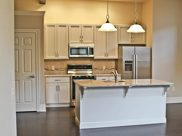 219 E King St #1 — Photo 3