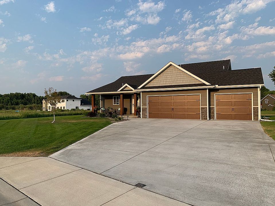 2nd image of 401 Avalon Cir