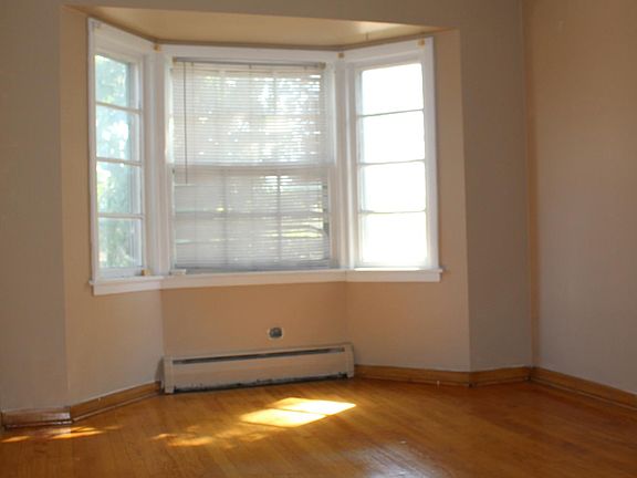 4th image of 7314 N Harlem Ave APT 2F