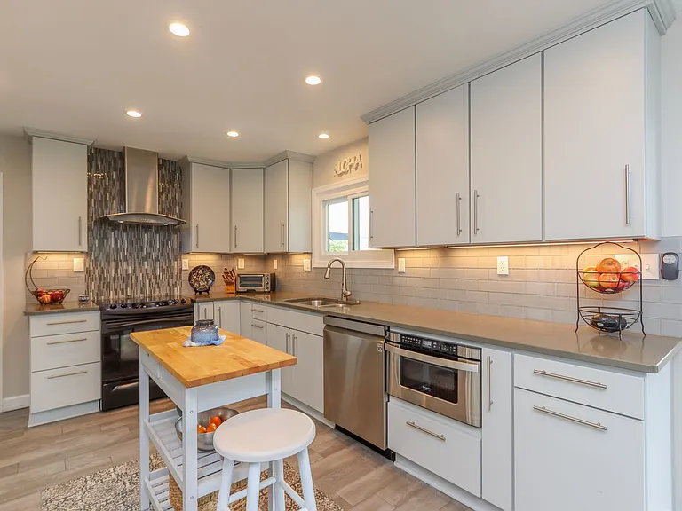 20B Freeman Dr — Photo 14
