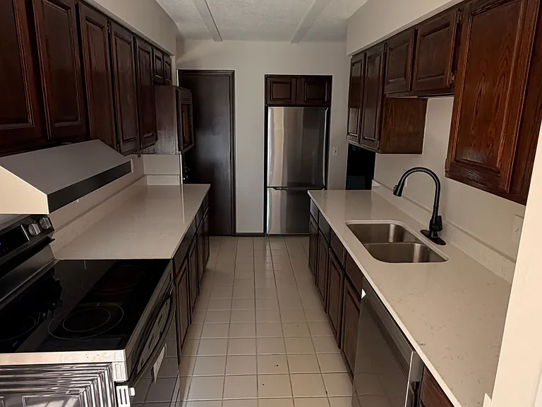 289 S Waverly Rd #1 — Photo 7