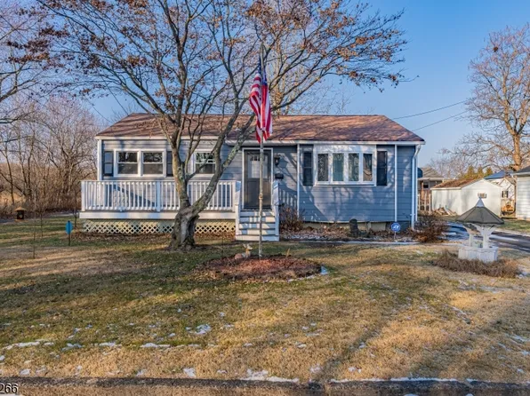 24 Sydney Pl, Manville Boro, NJ 08835