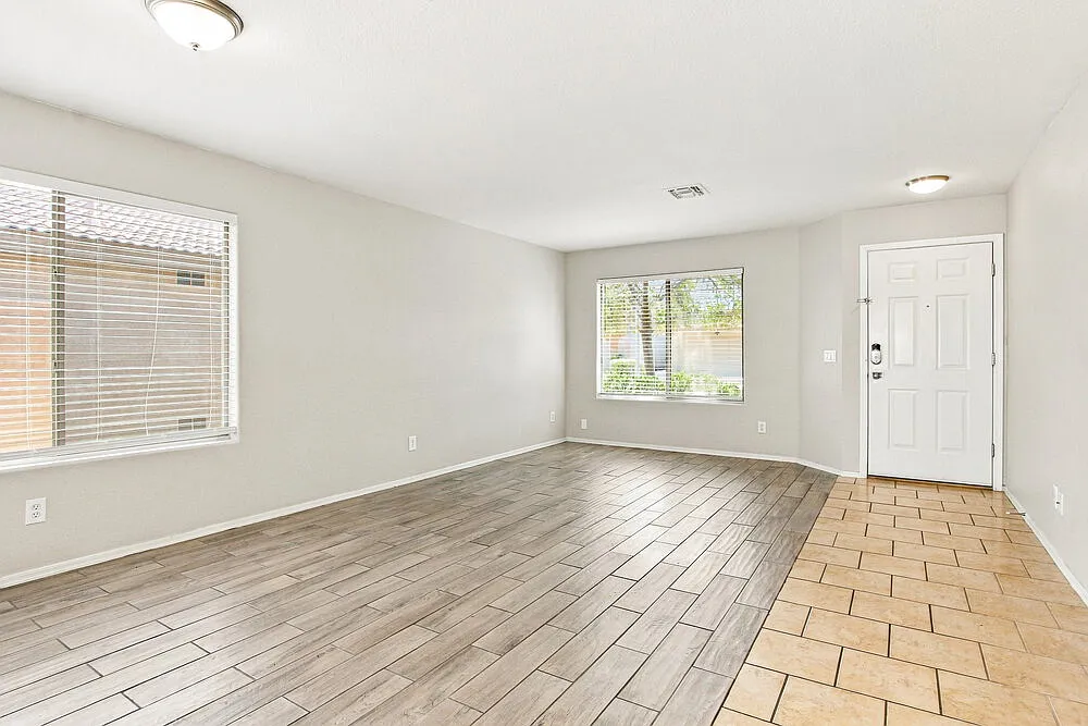 3 bed, 2.0 bath, 1528 sqft, $2,215 — Photo 4