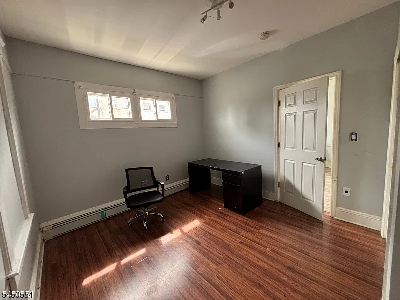 3 bed, 1.0 bath, $2,199 — Photo 4