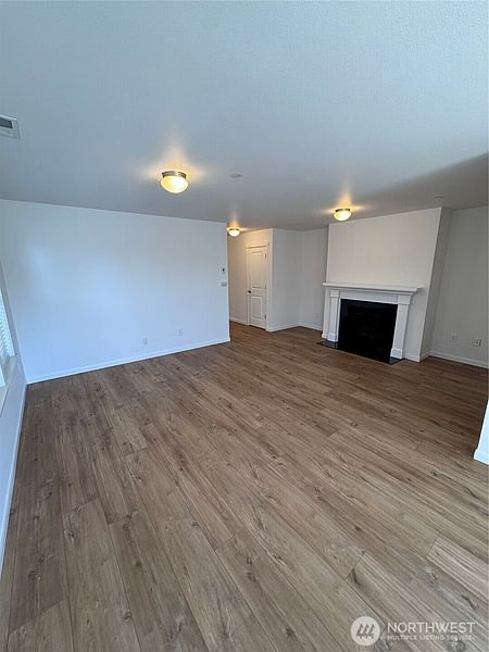 5th image of 1171 Swan Loop