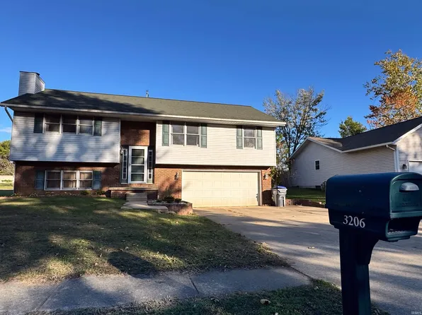 3206 W Woodhaven Dr, Bloomington, IN 47403