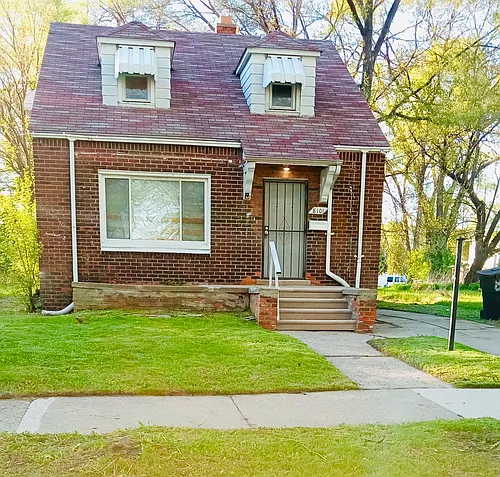 8101 Molena St Photo 1