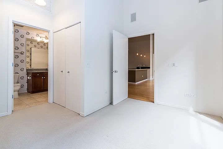 1735 N Paulina St #206 — Photo 8