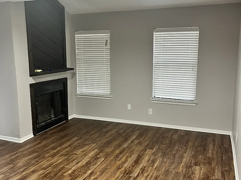 Oak Creek Condos — Photo 24