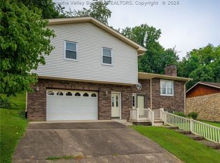 115 Melrose Dr, Glasgow, WV 25086