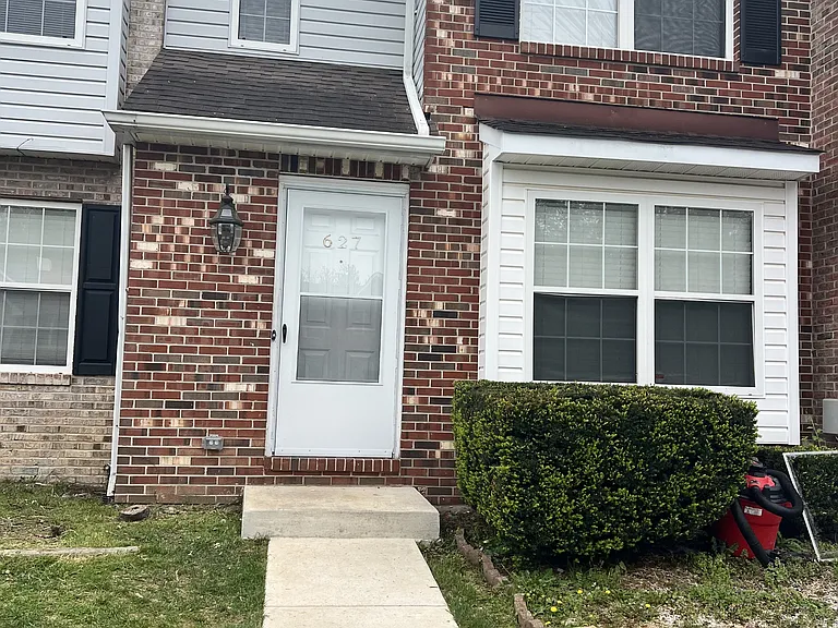 627 Candlestick Ln — Photo 2