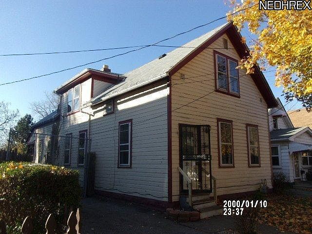1st image of 3322 W 61st St