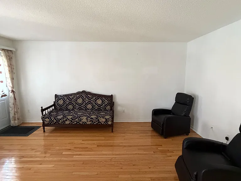 127 Brisdale Dr — Photo 6