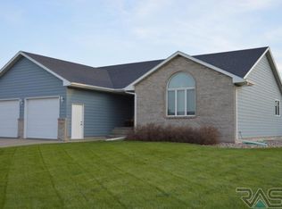 1700 Holiday Dr, Canton, SD 57013