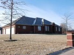 27 E Taylor Ave, Augusta, KS 67010