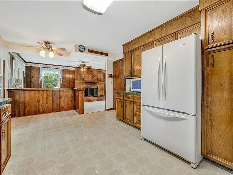 1066 Coopers Cove Rd — Photo 9