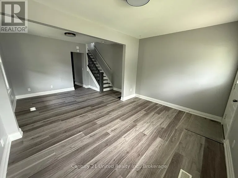70 Park St S #70 — Photo 2