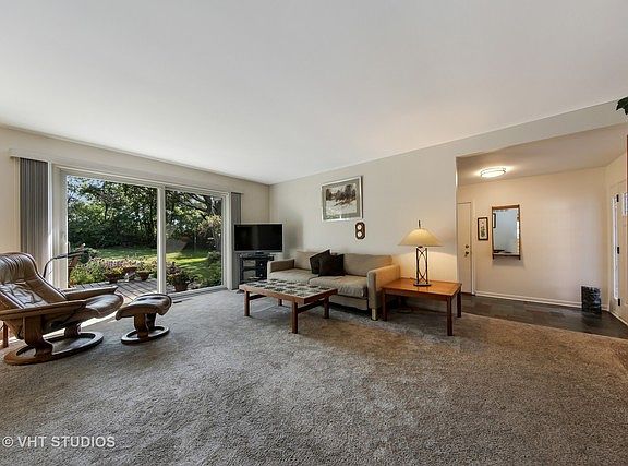 3rd image of 526 Columbine Ave