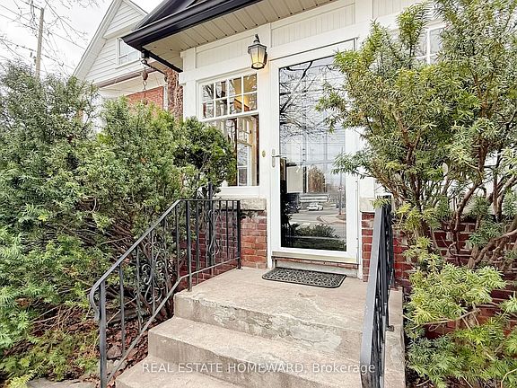 3rd image of 106 Dawes Rd E