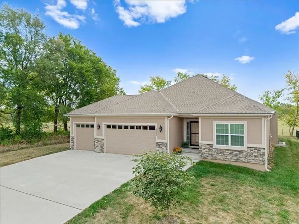 11809 E 231st St, Peculiar, MO 64078