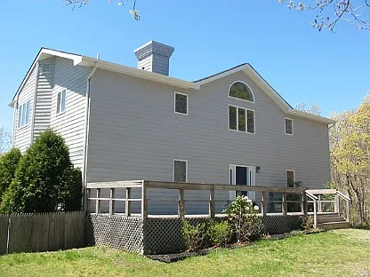 Private Contemporary in Water Mill! — Photo 3