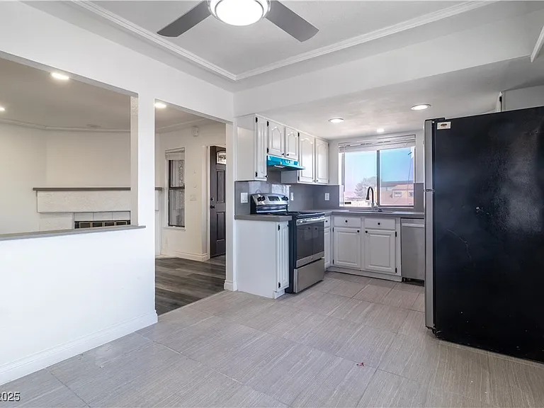 2200 Venus St #C — Photo 10