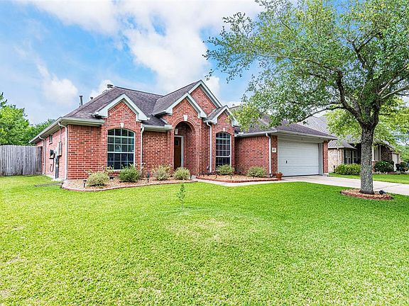 2nd image of 205 Cinnabar Bay Dr