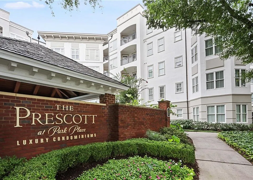 11 Perimeter Ctr E #1306