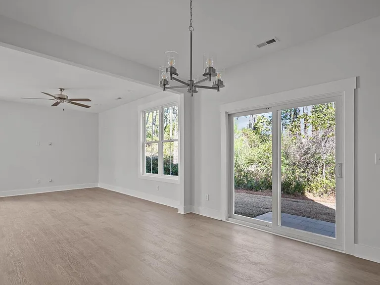 4772 Yellowood Dr — Photo 16