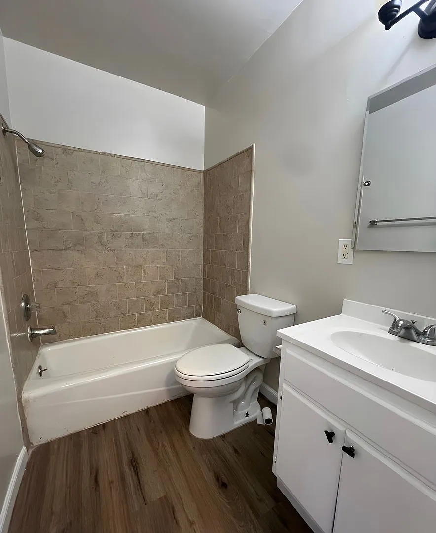 2 bed, 1.5 bath, $2,289 — Photo 2