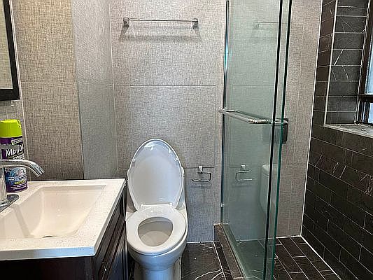 5th image of 311 E 109th St APT 4B