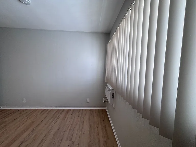 12323 Texas Ave — Photo 17