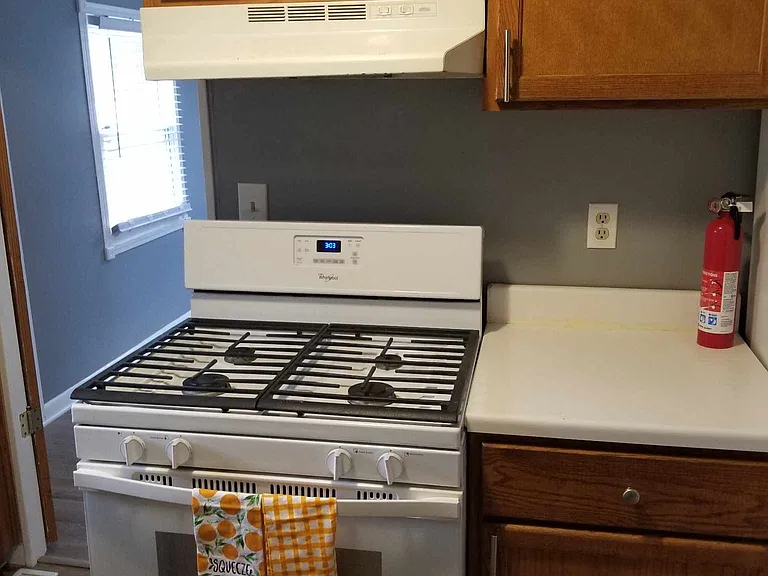 305 E Willow St — Photo 16