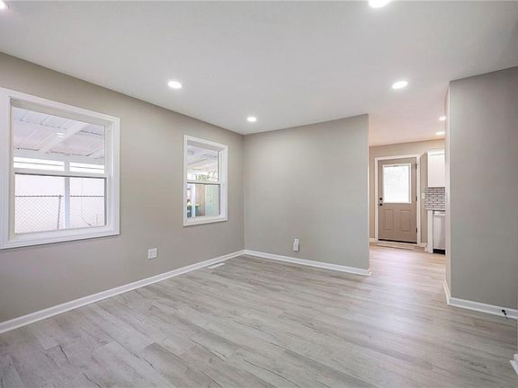 5th image of 2605 S 48th St