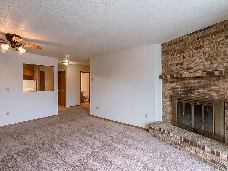 Fargo, ND Galleria Apartments | Living