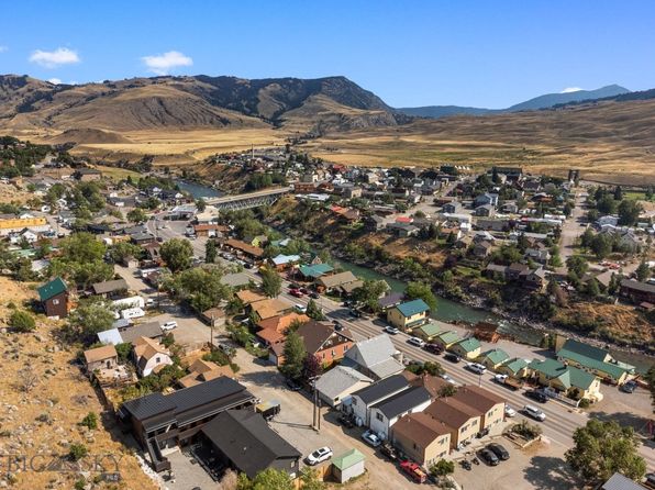 520 Scott St, Gardiner, MT 59030