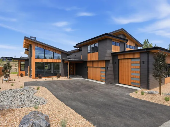 3114 NW Crossing Dr, Bend, OR 97703