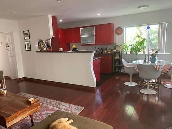 3rd image of 1220 N Formosa Ave APT 1