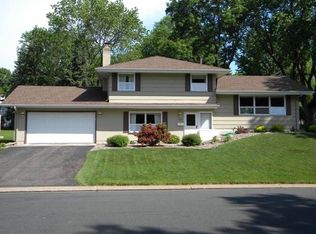 8324 33rd Pl N, New Hope, MN 55427