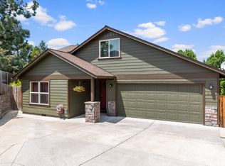 104 E Rapp Rd, Talent, OR 97540