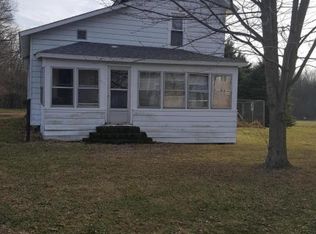 1530 S Dr S, Fulton, MI 49052