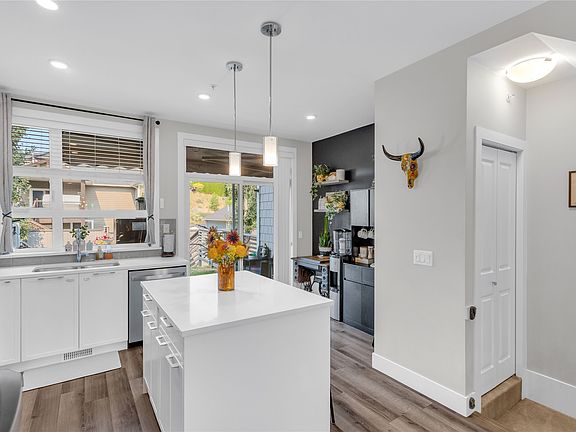 5th image of 13098 Shoreline Dr #50