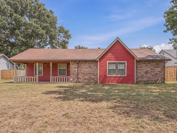 910 Mayfair Ln, Blytheville, AR 72315