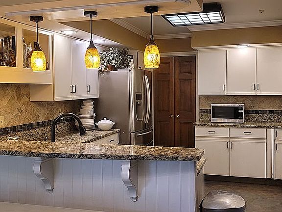 Kitchen Hightop counter