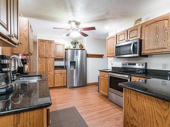 2nd image of 203 Somerset Ct