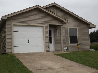 2202 S Hartford Cv, Russellville, AR 72802