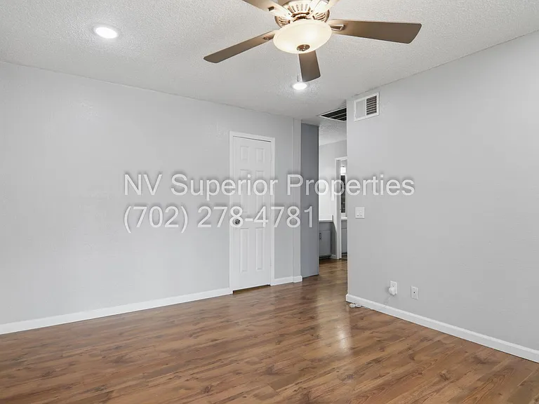 2274 E Desert Inn Rd — Photo 33